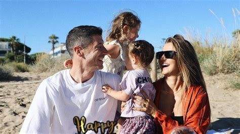 anna lewandowska kinder|Meet Robert Lewandowskis wife and children